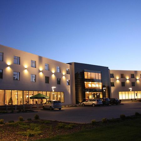 Hotel Hi-Fi Spa Nowy Tomyśl Екстериор снимка