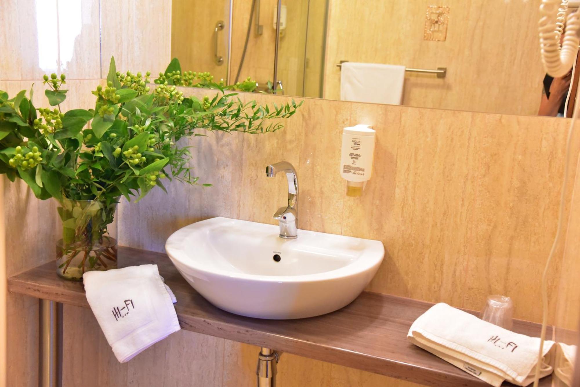 Hotel Hi-Fi Spa Nowy Tomyśl Екстериор снимка