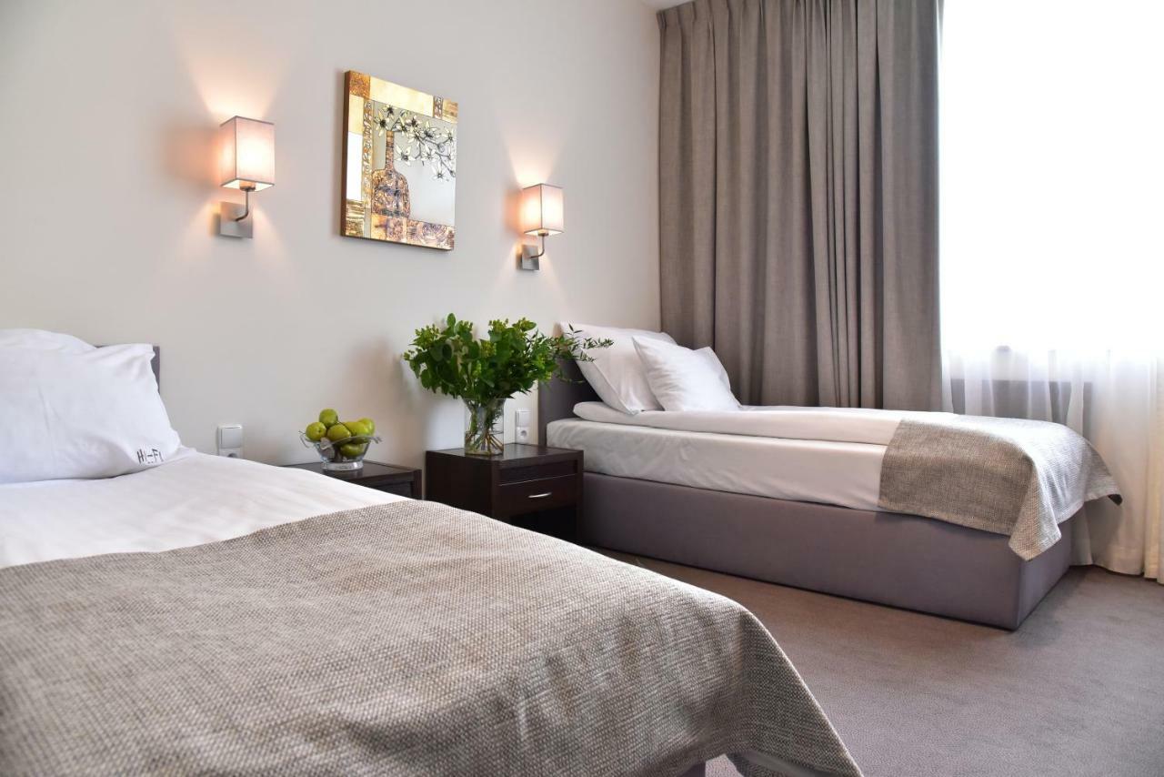 Hotel Hi-Fi Spa Nowy Tomyśl Екстериор снимка